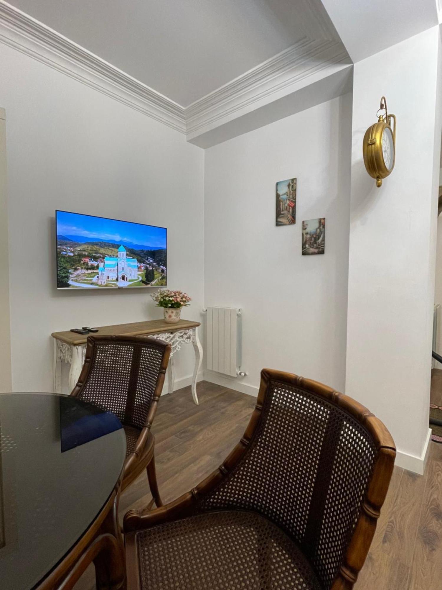 Picasso Apartment Kʼutʼaisi Exterior foto