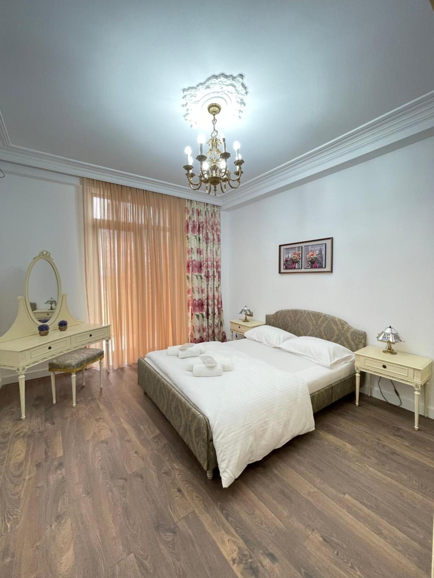 Picasso Apartment Kʼutʼaisi Exterior foto