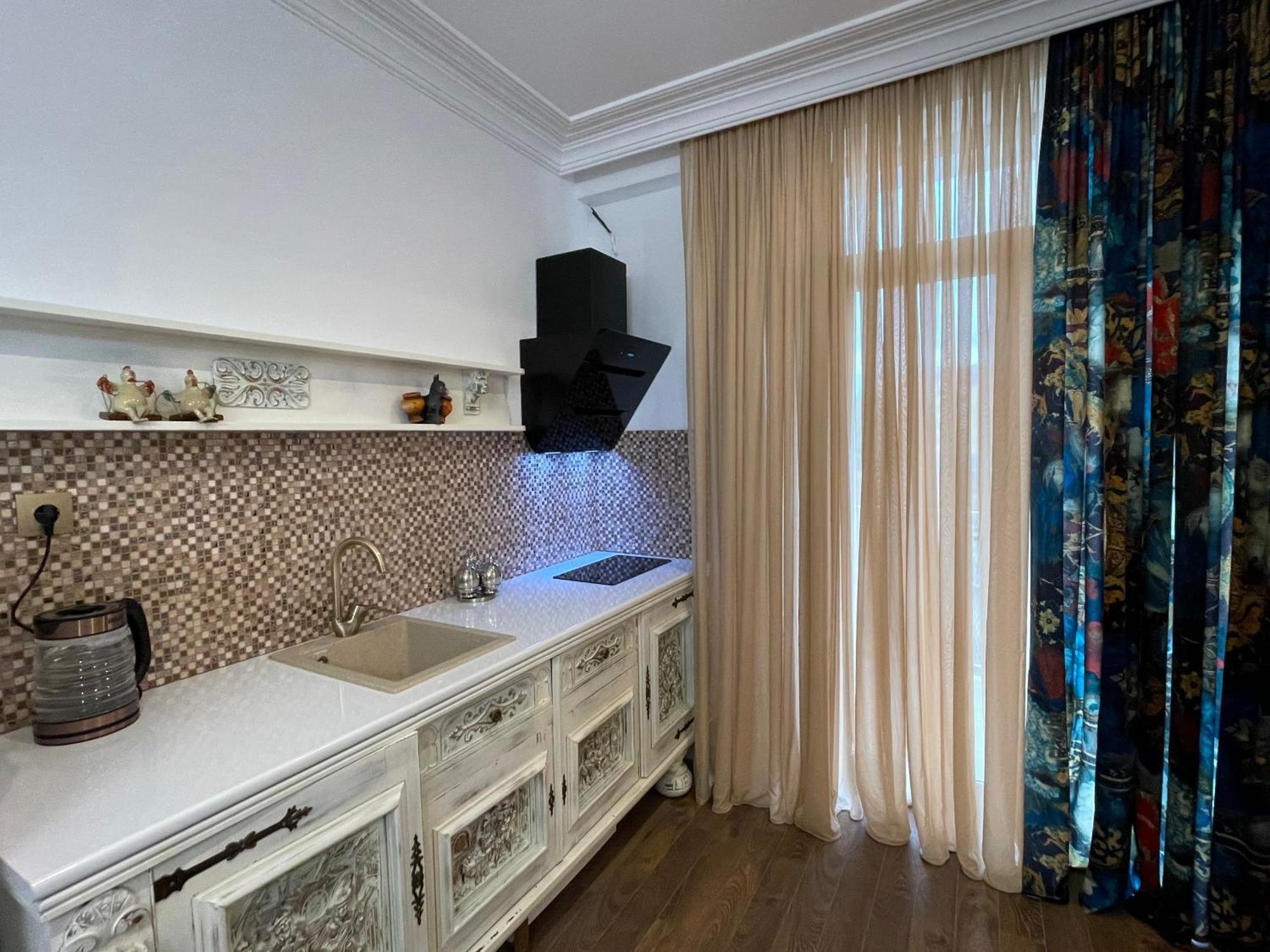Picasso Apartment Kʼutʼaisi Exterior foto